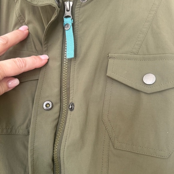 L.L. Bean Women's Olive Green Performance Utility Vest Sleeveless Sz S - Picture 4 of 10